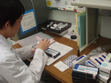 中手への麻薬の補充