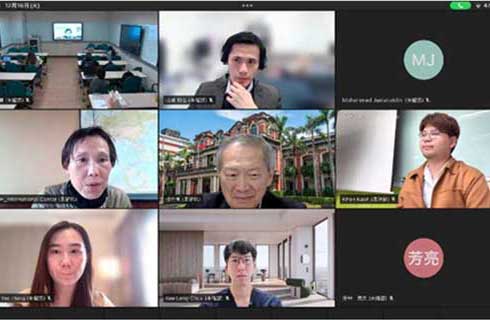 2025.12.23 令和７年度国際遠隔講義を実施（490×320）.jpg