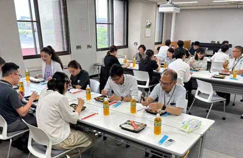 2026.6.4 大学院外国人留学生らとの交流会を開催.jpg